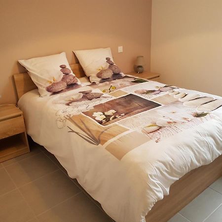 Hendia Apartment Жонзак Екстериор снимка