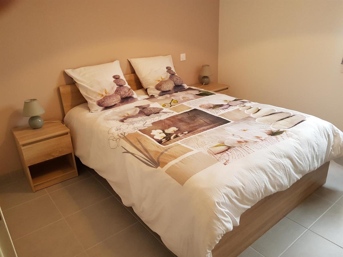 Hendia Apartment Жонзак Екстериор снимка